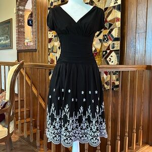 S.L. Fashion Black Embroidered Dress - Size 6